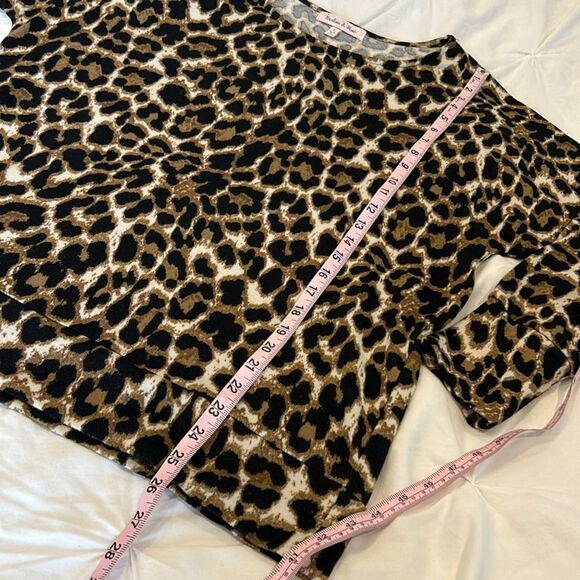 Harlow & Rose Crew Neck Long Sleeves Leopard Print Blouse Size Large - Picture 2 of 8